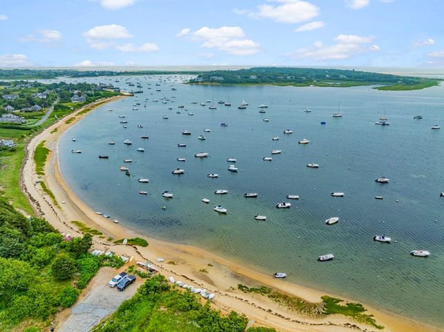 330 Champlain Rd, Chatham, MA 02633