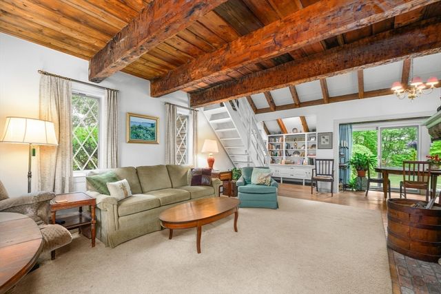 330 Champlain Rd, Chatham, MA 02633