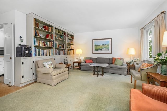 330 Champlain Rd, Chatham, MA 02633