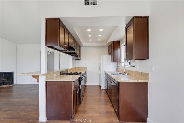 4881 Vista Dr 2, Huntington Beach, CA 92649
