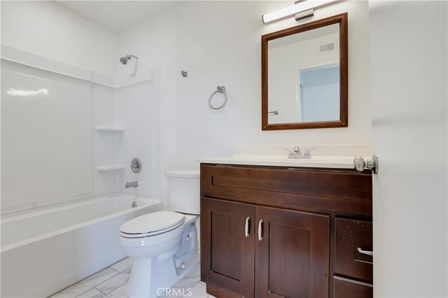 4881 Vista Dr 2, Huntington Beach, CA 92649