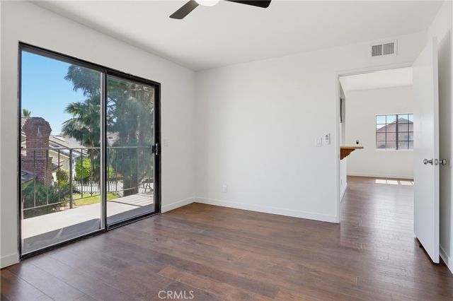 4881 Vista Dr 2, Huntington Beach, CA 92649