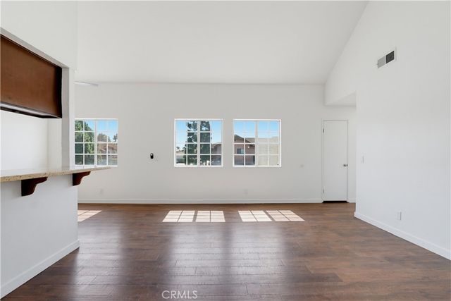 4881 Vista Dr 2, Huntington Beach, CA 92649