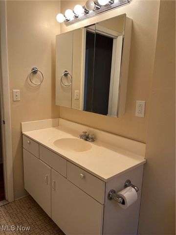 16100 Scottsdale Boulevard, Shaker Heights, OH 44120