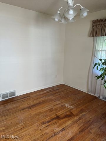 16100 Scottsdale Boulevard, Shaker Heights, OH 44120