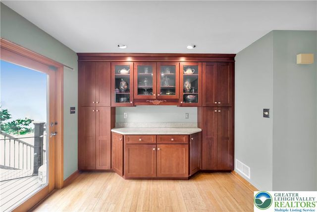 2081 Dolores Lane, Lower Saucon Twp, PA 18055