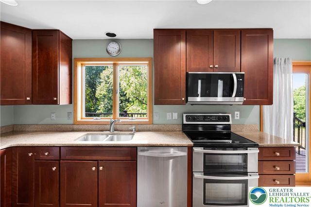 2081 Dolores Lane, Lower Saucon Twp, PA 18055