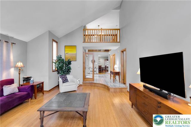 2081 Dolores Lane, Lower Saucon Twp, PA 18055