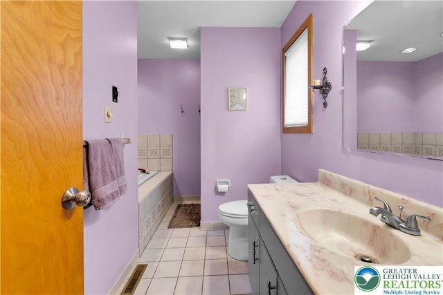 2081 Dolores Lane, Lower Saucon Twp, PA 18055