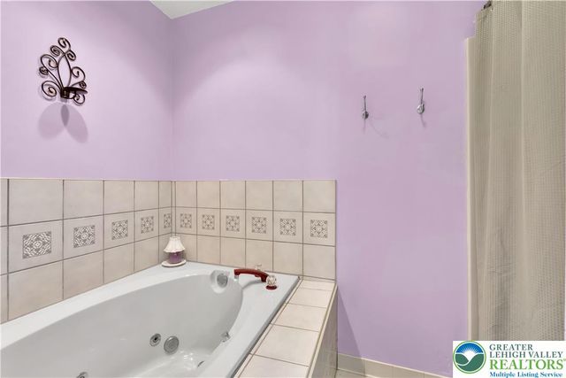 2081 Dolores Lane, Lower Saucon Twp, PA 18055