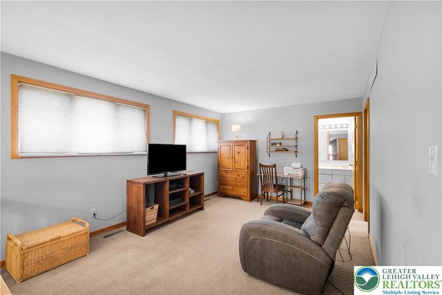 2081 Dolores Lane, Lower Saucon Twp, PA 18055