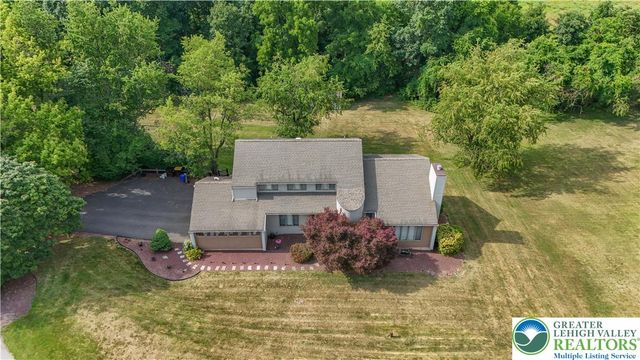 2081 Dolores Lane, Lower Saucon Twp, PA 18055