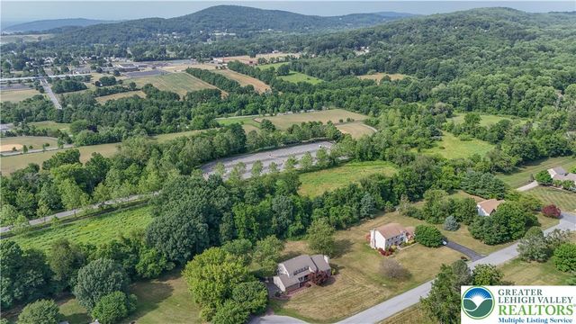 2081 Dolores Lane, Lower Saucon Twp, PA 18055