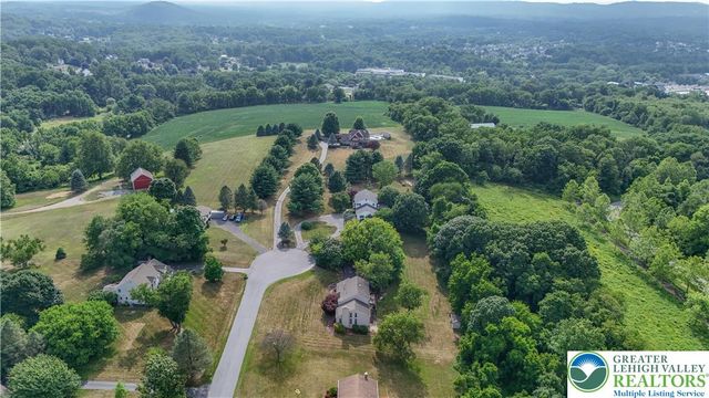 2081 Dolores Lane, Lower Saucon Twp, PA 18055
