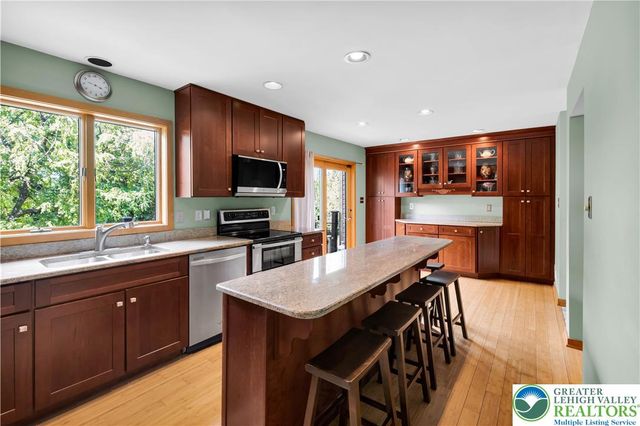 2081 Dolores Lane, Lower Saucon Twp, PA 18055