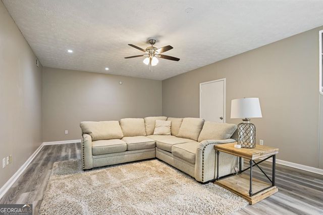 785 E Hembree Crossing, Roswell, GA 30076