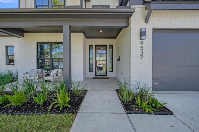 9537 Kerrwood Lane, Houston, TX 77080