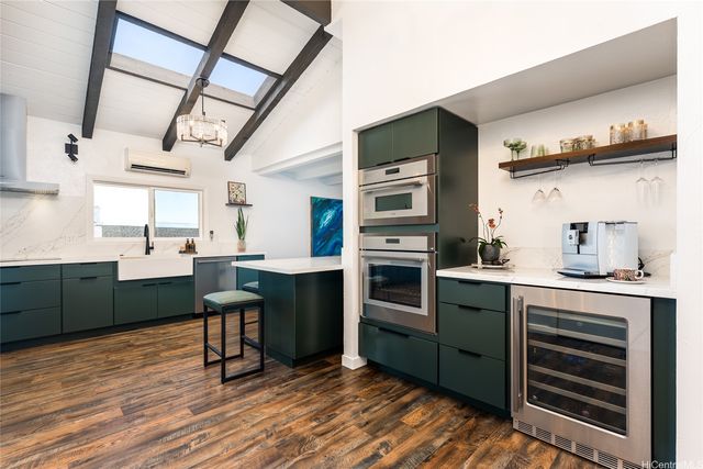 1931 Alaweo Street, Honolulu, HI 96821