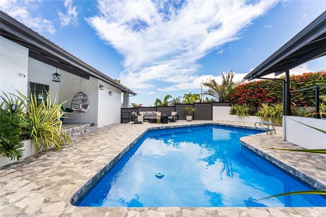 1931 Alaweo Street, Honolulu, HI 96821