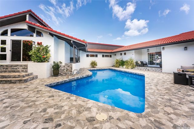 1931 Alaweo Street, Honolulu, HI 96821