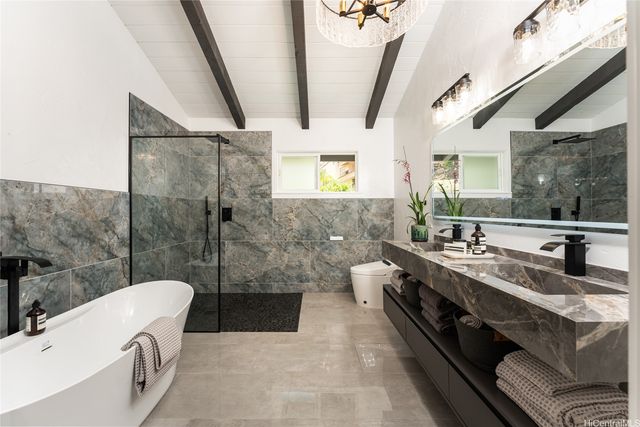 1931 Alaweo Street, Honolulu, HI 96821