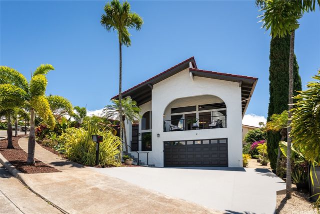 1931 Alaweo Street, Honolulu, HI 96821