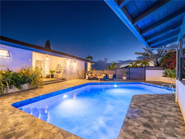 1931 Alaweo Street, Honolulu, HI 96821