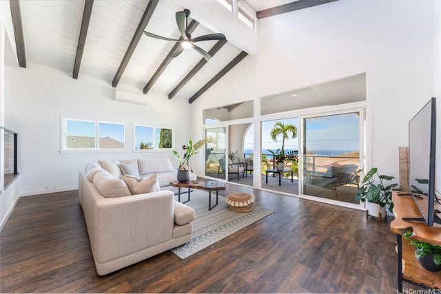 1931 Alaweo Street, Honolulu, HI 96821