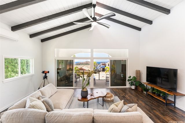 1931 Alaweo Street, Honolulu, HI 96821