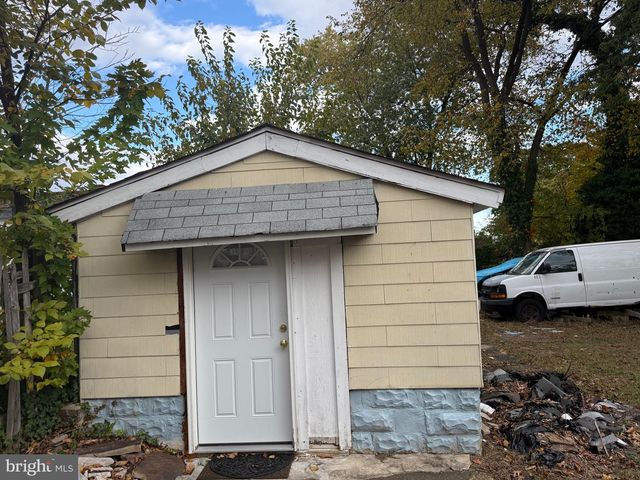 2404 42ND ST, Pennsauken, NJ 08110