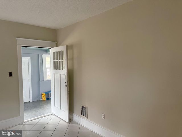 2404 42ND ST, Pennsauken, NJ 08110