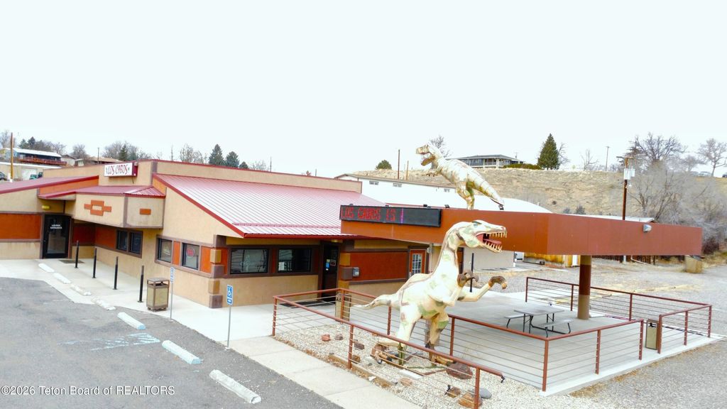 942 SHOSHONI Street, Thermopolis, WY 82443 photo 2