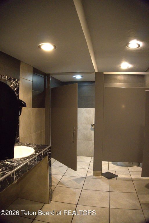 942 SHOSHONI Street, Thermopolis, WY 82443 photo 20