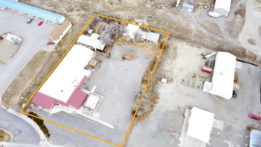 942 SHOSHONI Street, Thermopolis, WY 82443 photo 3