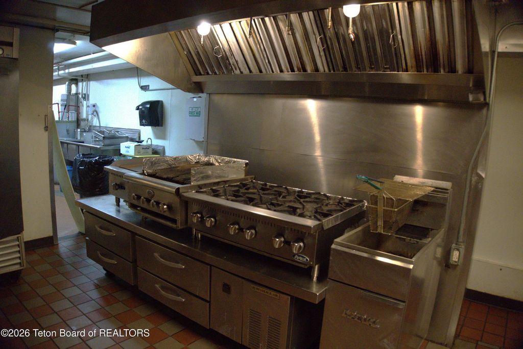 942 SHOSHONI Street, Thermopolis, WY 82443 photo 35