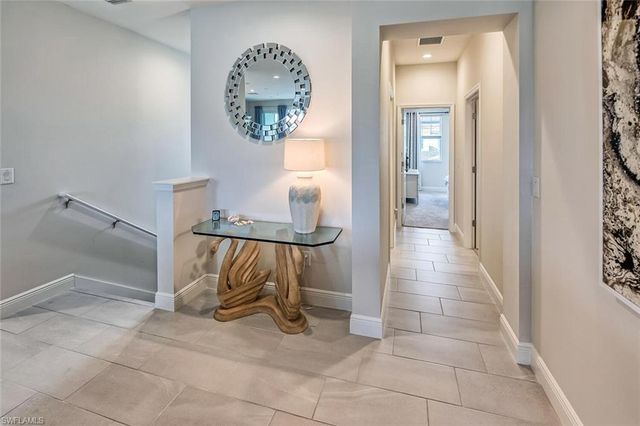 6954 Avalon CIR 707, Naples, FL 34112