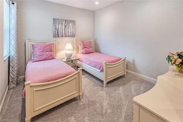 6954 Avalon CIR 707, Naples, FL 34112