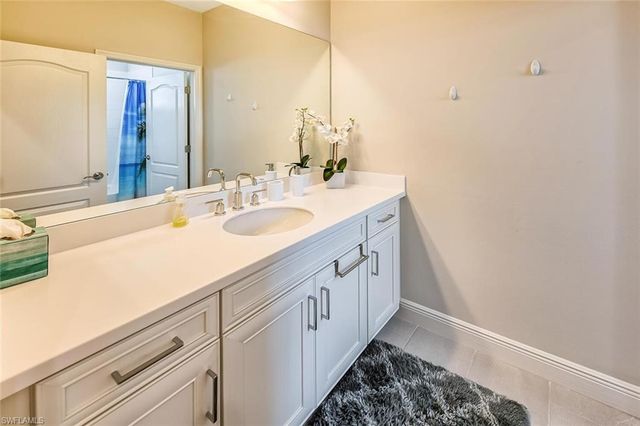 6954 Avalon CIR 707, Naples, FL 34112