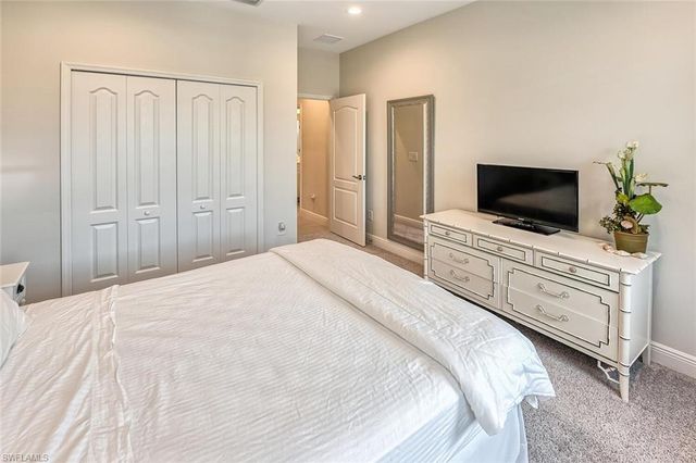 6954 Avalon CIR 707, Naples, FL 34112