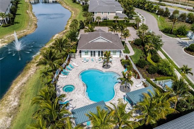 6954 Avalon CIR 707, Naples, FL 34112