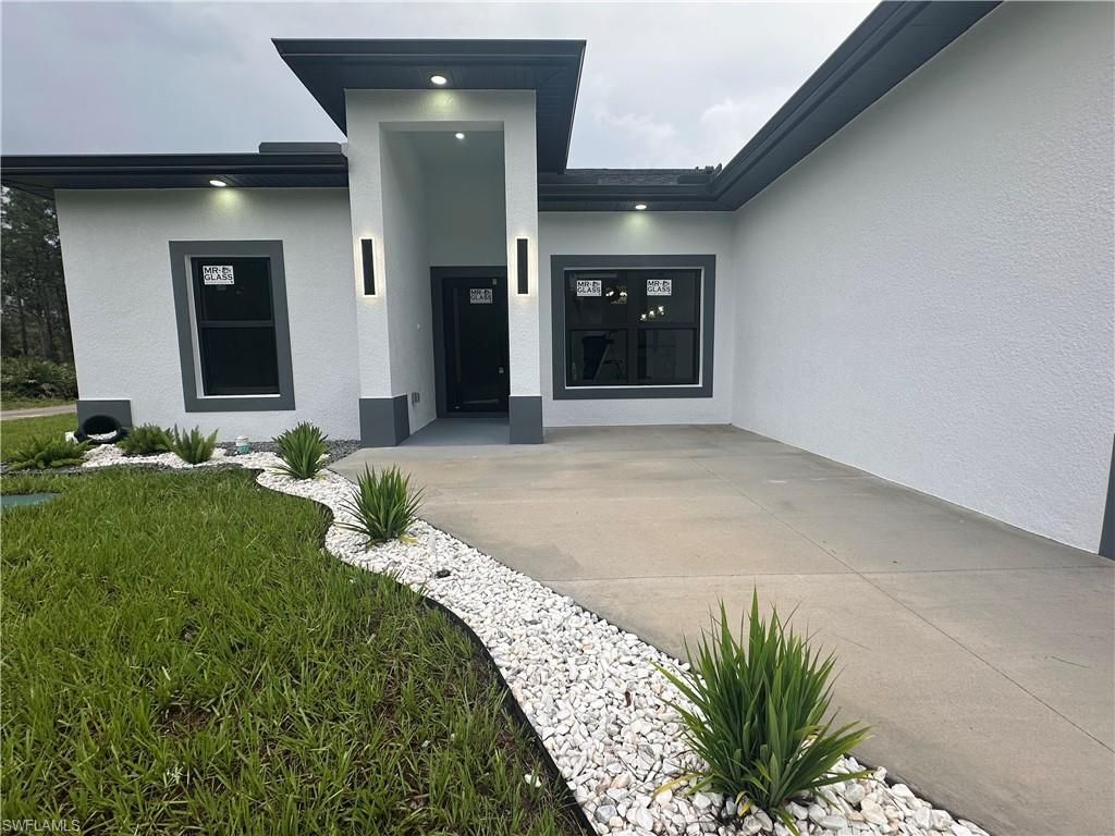 1001 W 17TH ST, LEHIGH ACRES, FL 33972 — photo 2