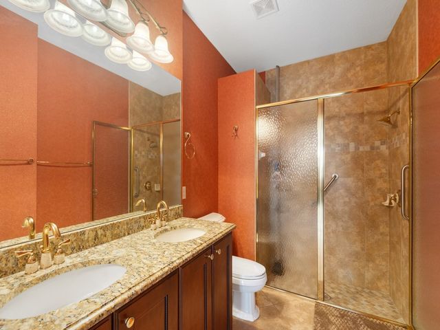 6305 Oxford Circle 101A, Vero Beach, FL 32966