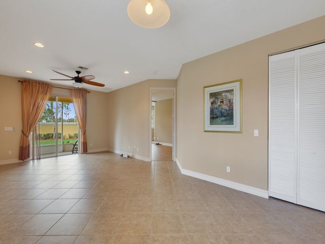 6305 Oxford Circle 101A, Vero Beach, FL 32966