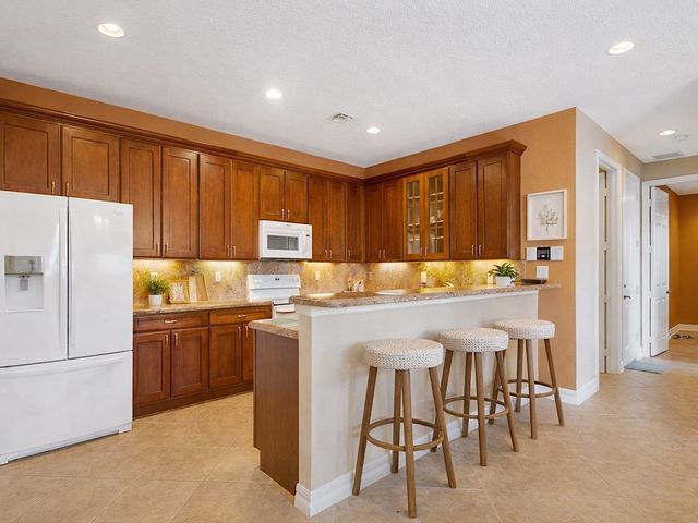 6305 Oxford Circle 101A, Vero Beach, FL 32966