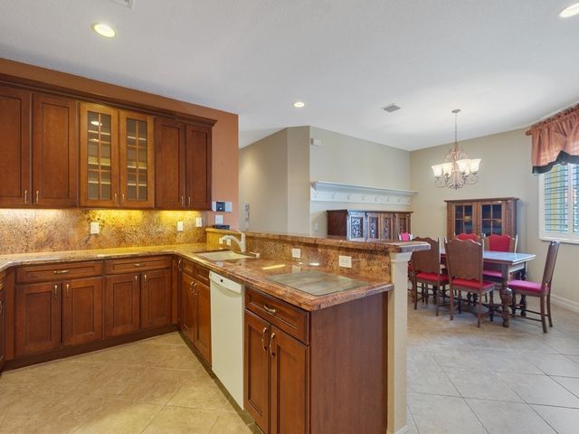 6305 Oxford Circle 101A, Vero Beach, FL 32966