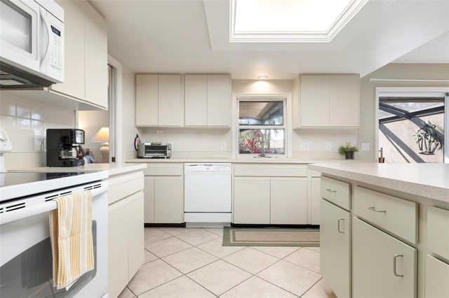 3896 WILSHIRE DRIVE 11, Sarasota, FL 34238