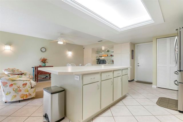 3896 WILSHIRE DRIVE 11, Sarasota, FL 34238