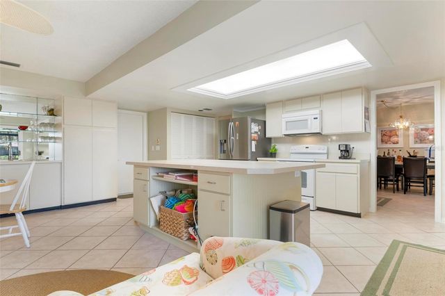 3896 WILSHIRE DRIVE 11, Sarasota, FL 34238