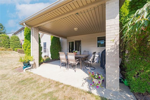 3959 Sunflower Ct, Murrysville, PA 15668