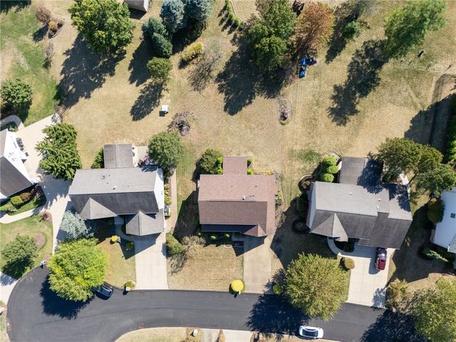 3959 Sunflower Ct, Murrysville, PA 15668